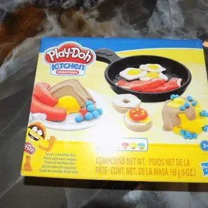 Hasbro Toys Playdoh Kitchen Creations Breakfast Toast Waffles